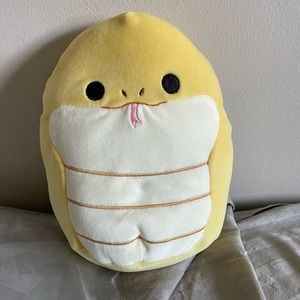 Pleyton the python squishmallow